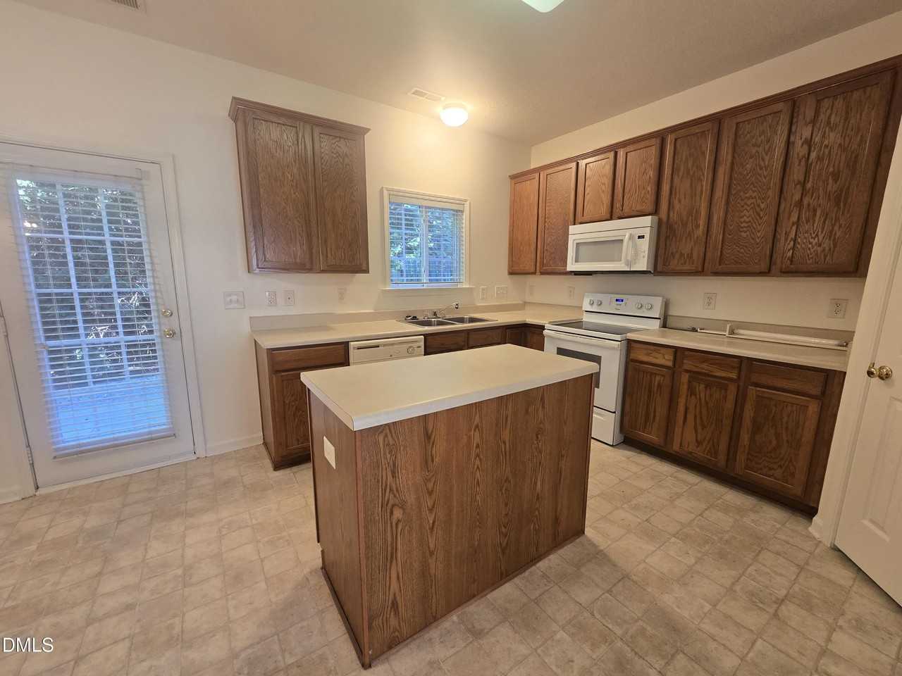 100 Ranger Pl - Photo 6 of 16