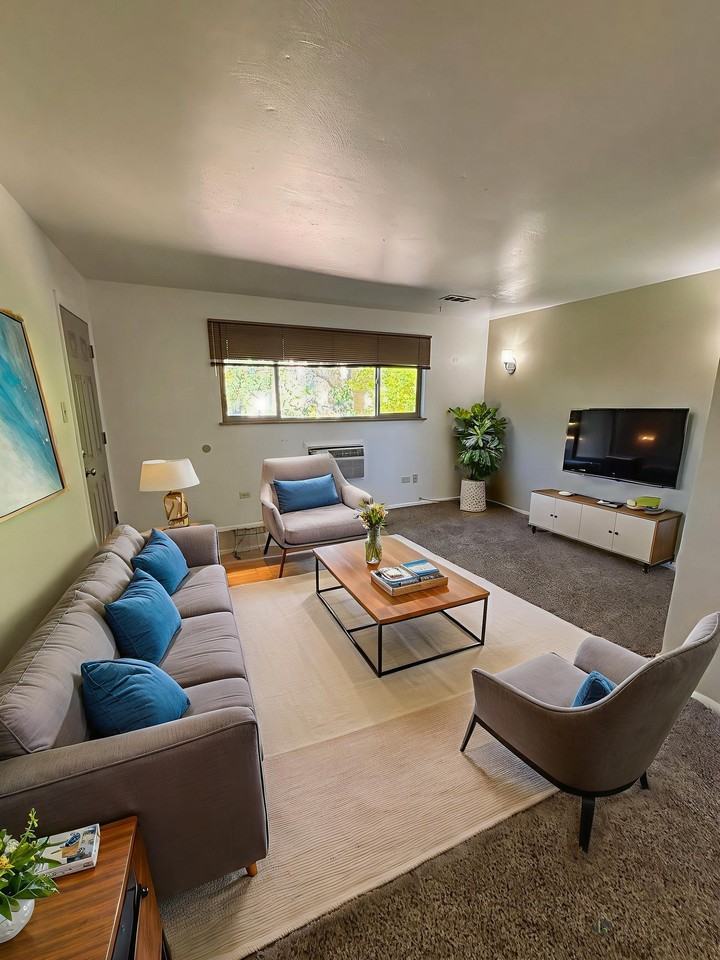 Redwood Apartments - Photo 6 of 31