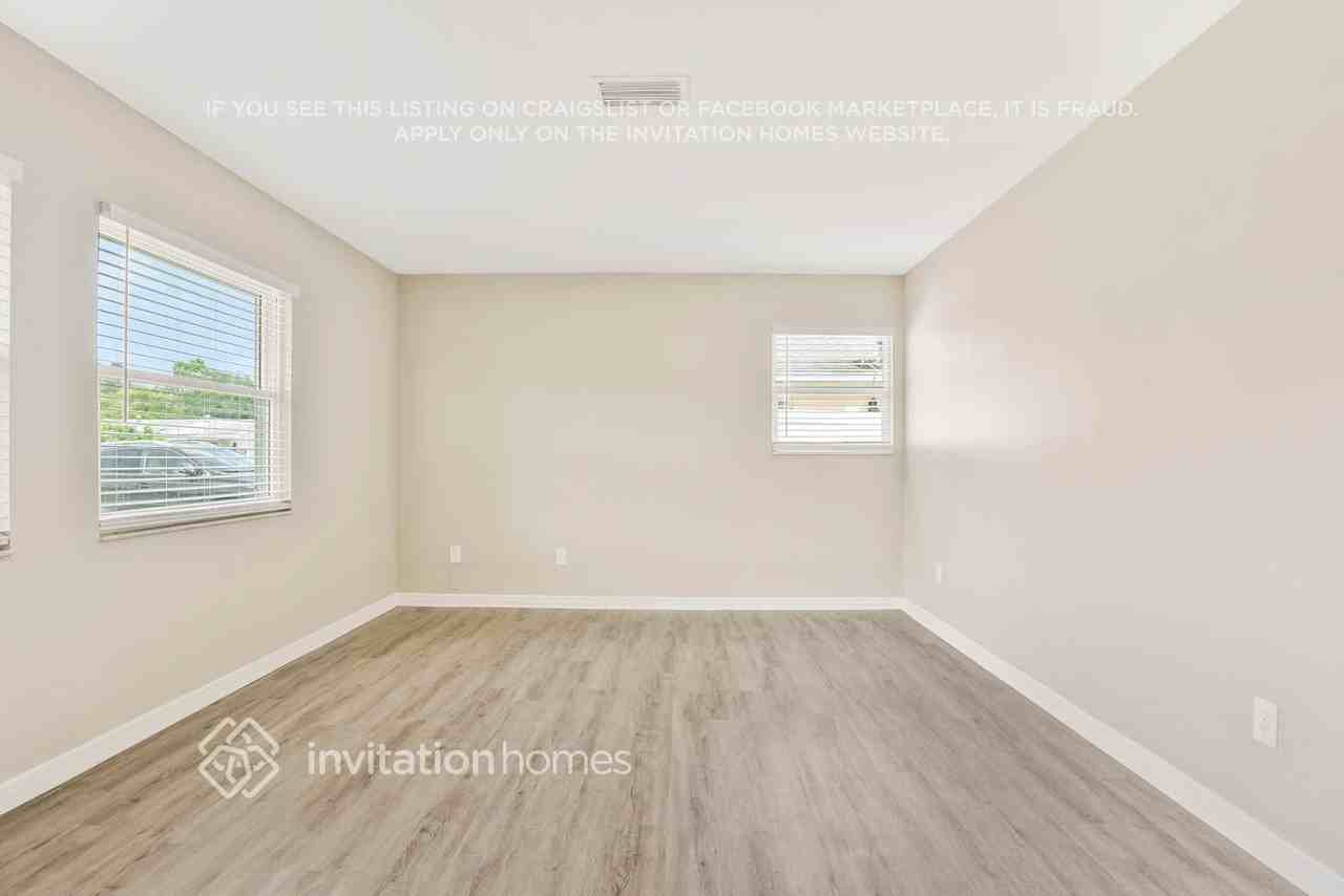 10582 Jane Eyre Drive - Photo 3 of 27