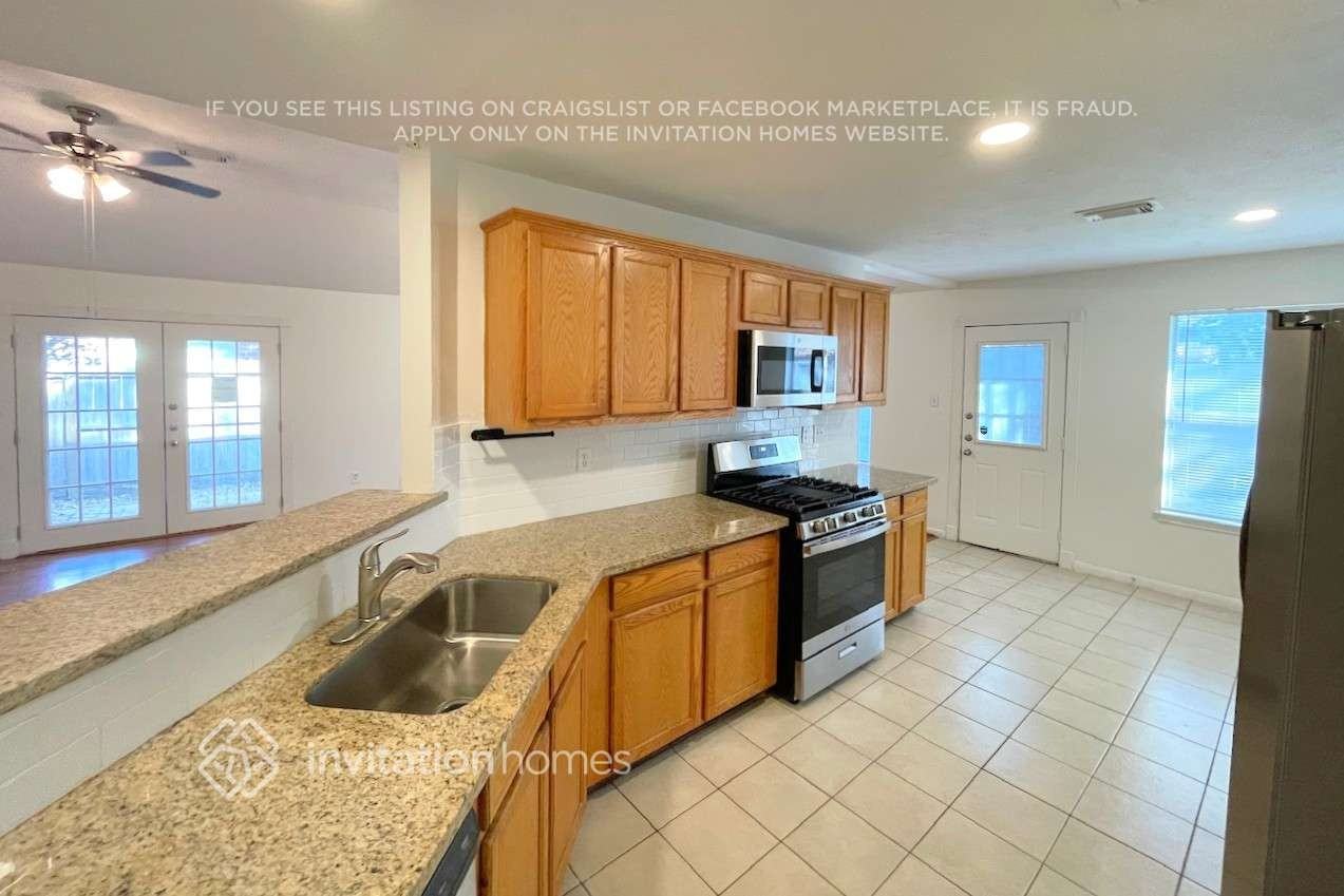 16127 Kelley Green Ct - Photo 6 of 16