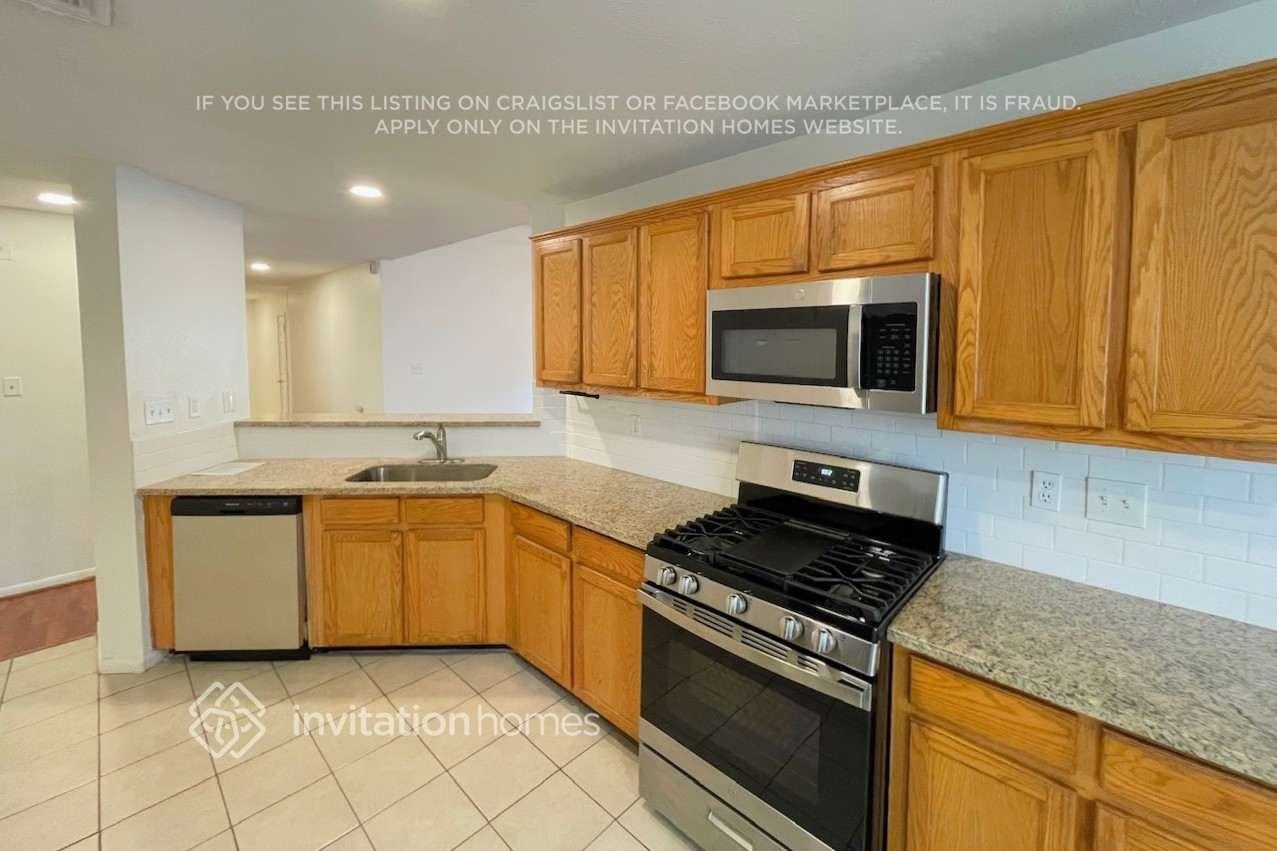 16127 Kelley Green Ct - Photo 7 of 16