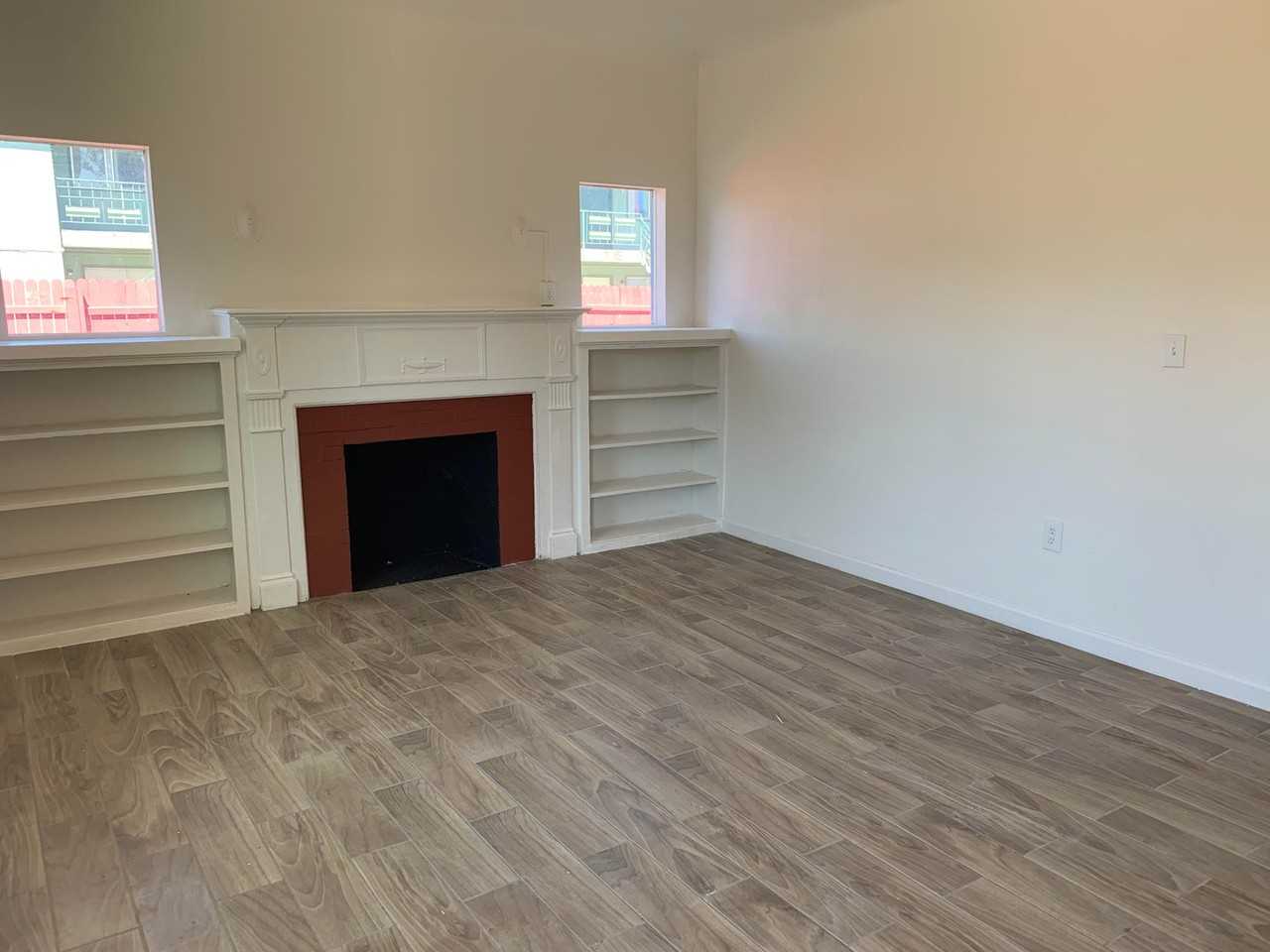 **FIRST MONTH'S RENT FREE & HALF OFF DECEMBER RENT** Please contact Anastasia Sisneros 480 - Photo 3 of 9