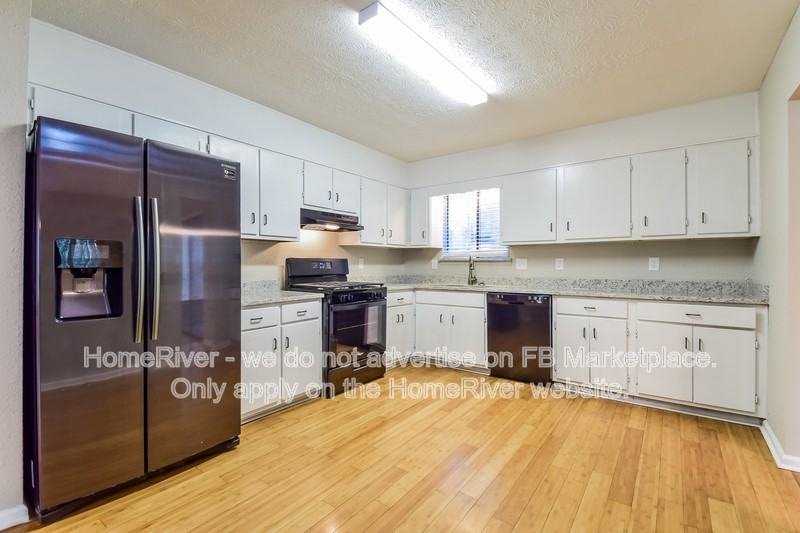 640 Butterfield Ln - Photo 7 of 24