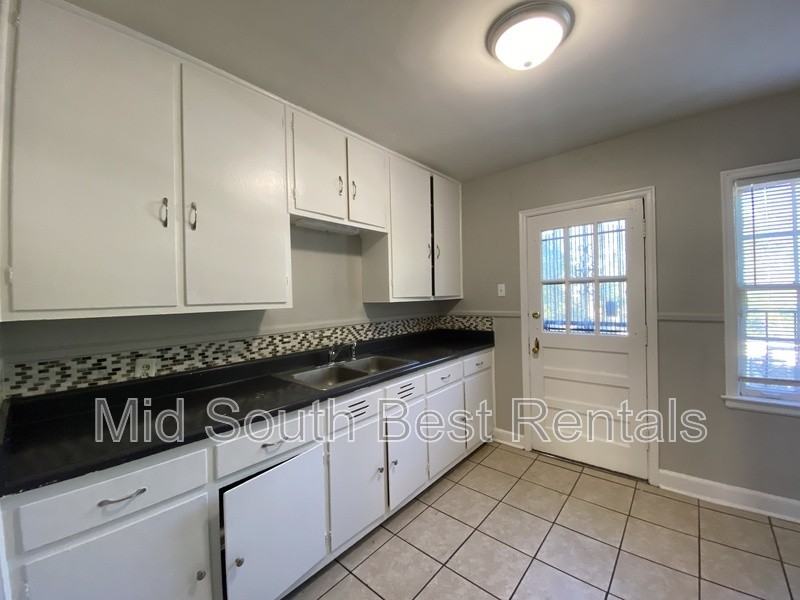 143 N Merton St - Photo 3 of 9