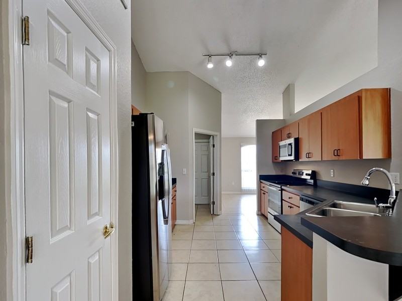 817 Highland Crest Loop - Photo 5 of 29