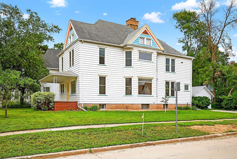 620 E Franklin St - Photo 4 of 30