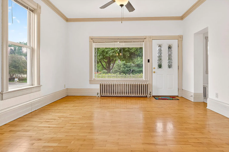 620 E Franklin St - Photo 7 of 30