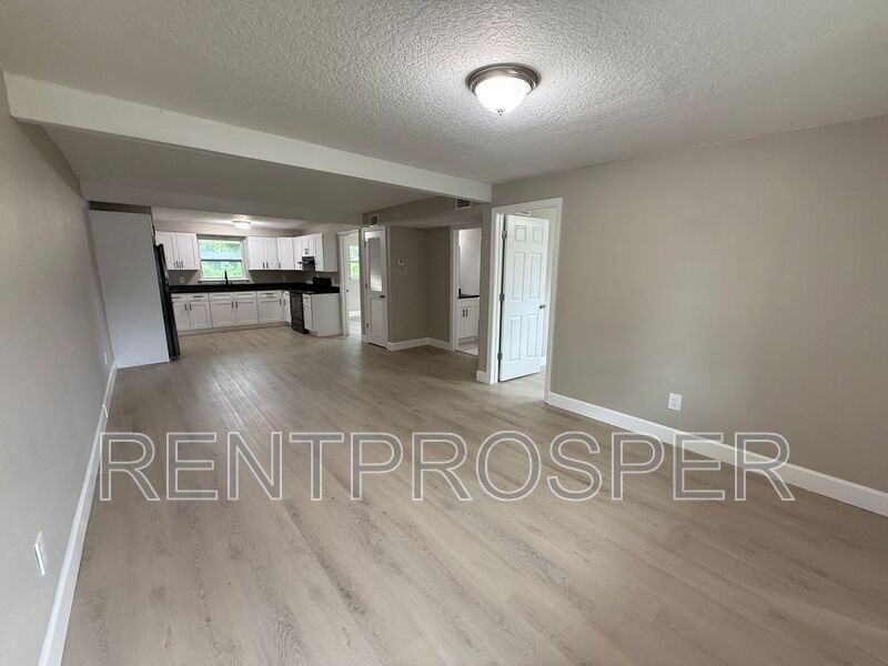 4120 W Washington St - Photo 5 of 19