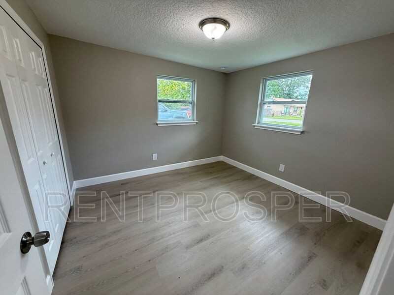 4120 W Washington St - Photo 7 of 19