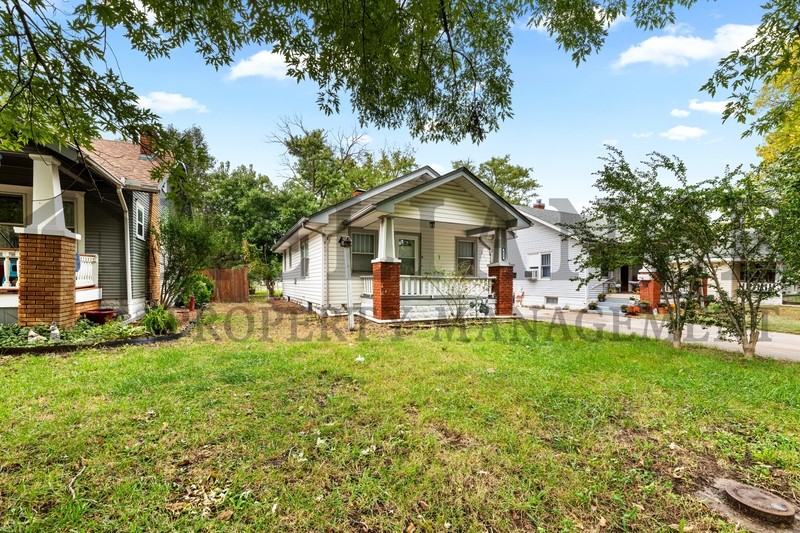 621 S Green St - Photo 2 of 19