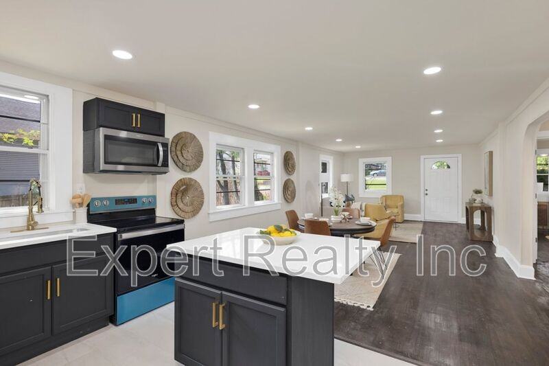 4345 2nd Ave S - Photo 3 of 30