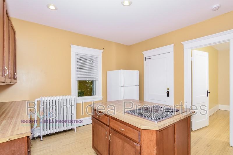 2104 Emerson Ave S - Photo 3 of 17