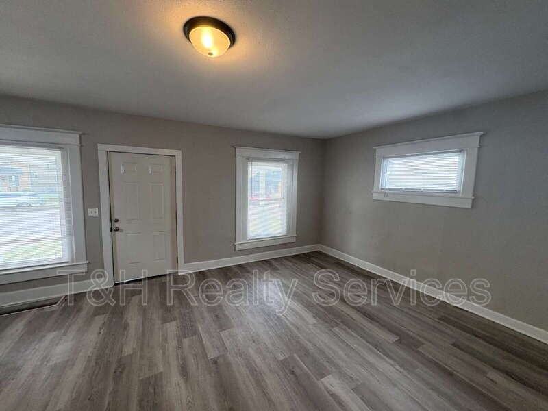 1311 N Olney St - Photo 4 of 24