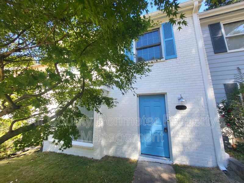 1731 Twin Brooks Dr Se - Photo 2 of 16