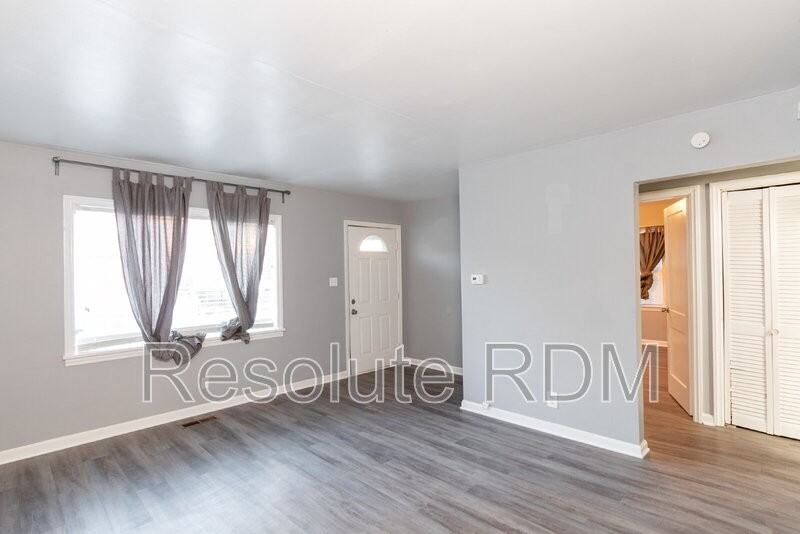 1128 Sterling Street - Photo 7 of 27