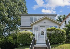 1339 Irving St Ne - Photo 1 of 1
