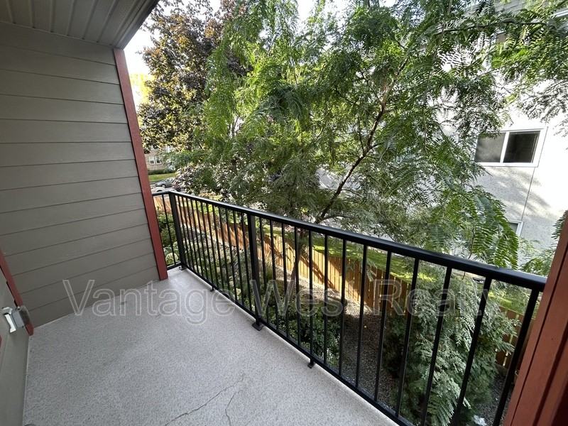 598 Sutherland Avenue - Photo 7 of 7