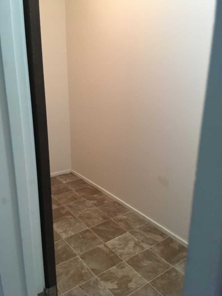 Cromwell - Photo 2 of 27