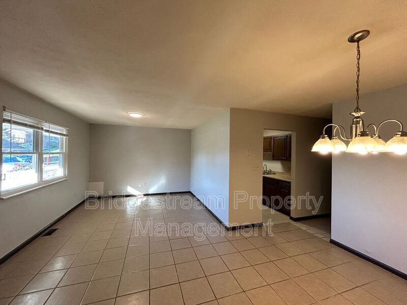 103 Candlewood Ct - Photo 2 of 8