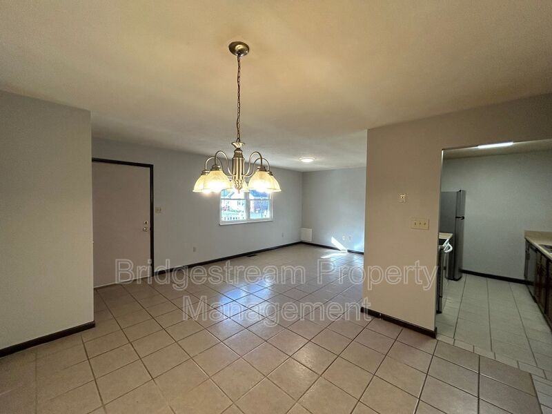 103 Candlewood Ct - Photo 3 of 8