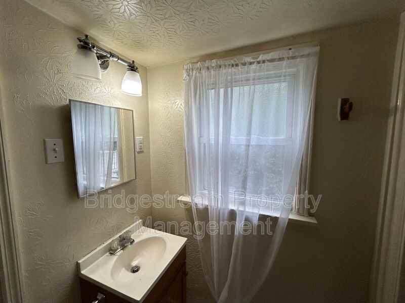 1317 Salem Ave #2 - Photo 4 of 7