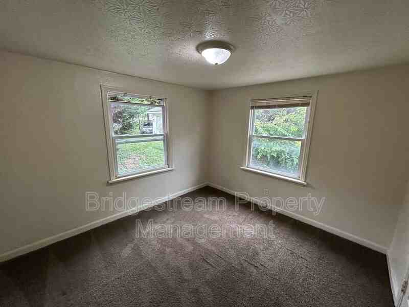 1317 Salem Ave #2 - Photo 6 of 7