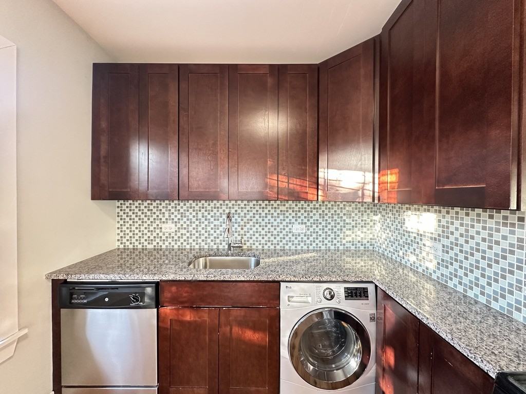 817 Elm St #306 - Photo 5 of 21