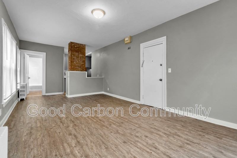 135 Elmwood Ave #4 - Photo 5 of 10