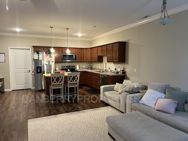 1473 River Park Ln - Photo 3 of 11