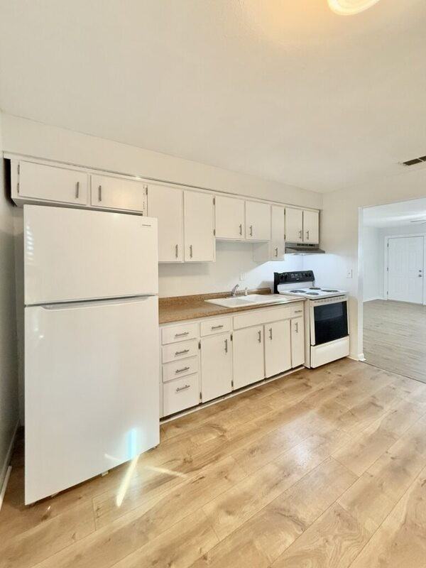 6420 S Adelia Ave - Photo 5 of 37