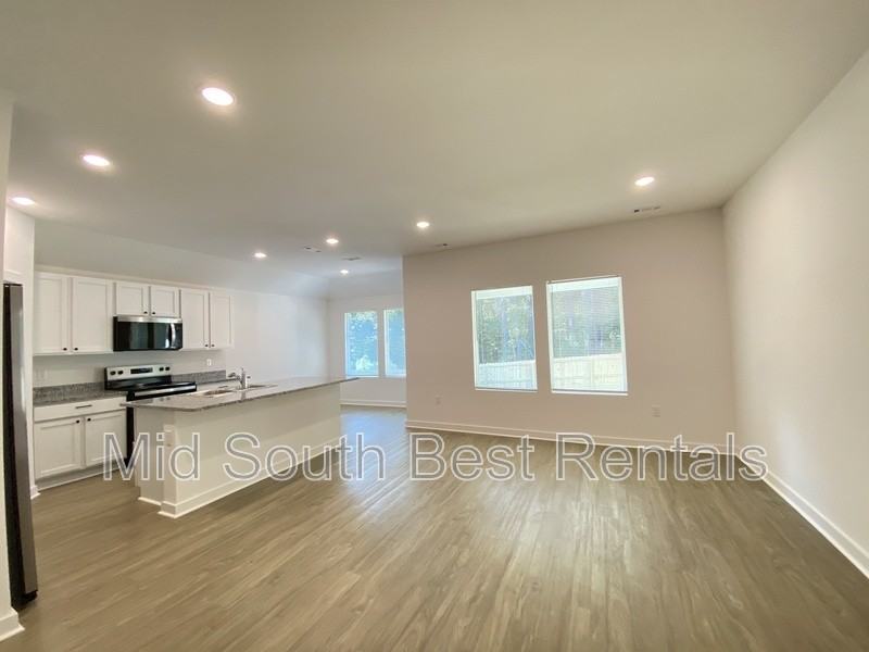 8405 Oxford Valley Dr - Photo 2 of 11