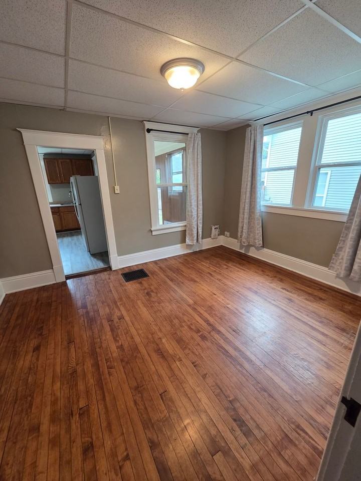 614 Bluemont Ave - Photo 6 of 18