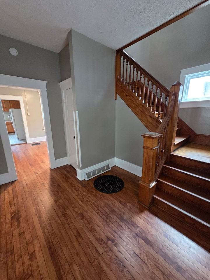 614 Bluemont Ave - Photo 4 of 18