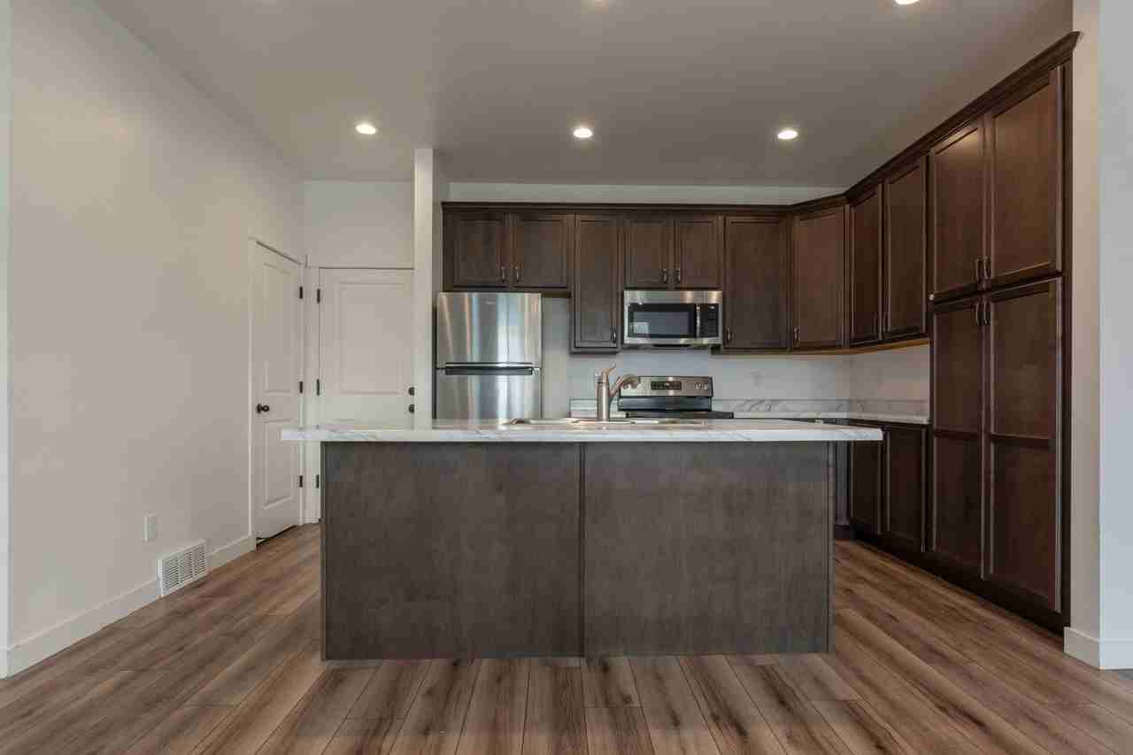 13178 Blythswood Lane - Photo 2 of 27