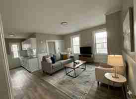 featured image of 637 Harvard St