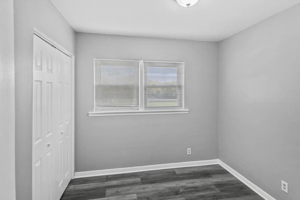 991 Tollview Avenue - Photo 5 of 20