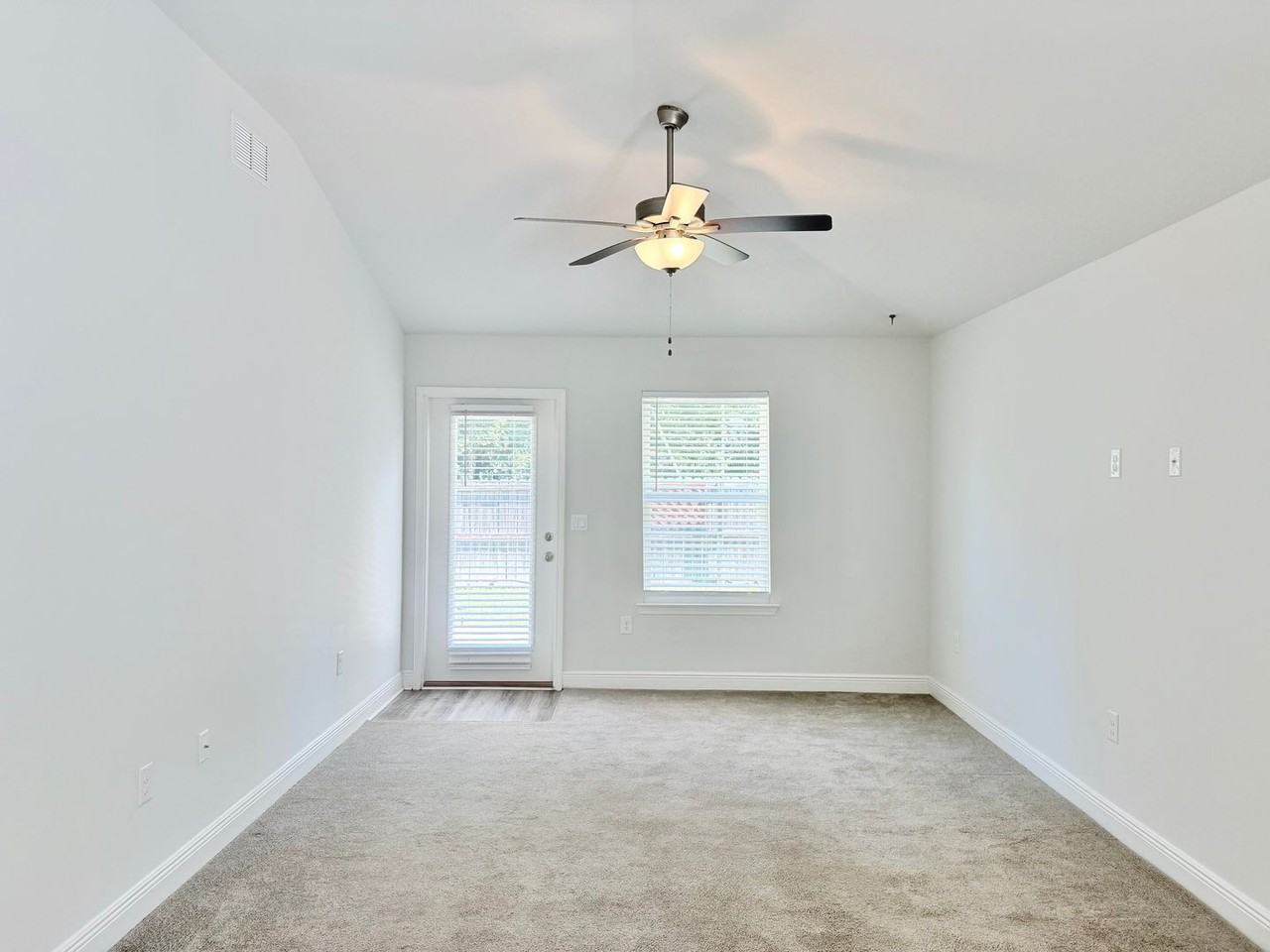 8808 Smiley Ct - Photo 2 of 14