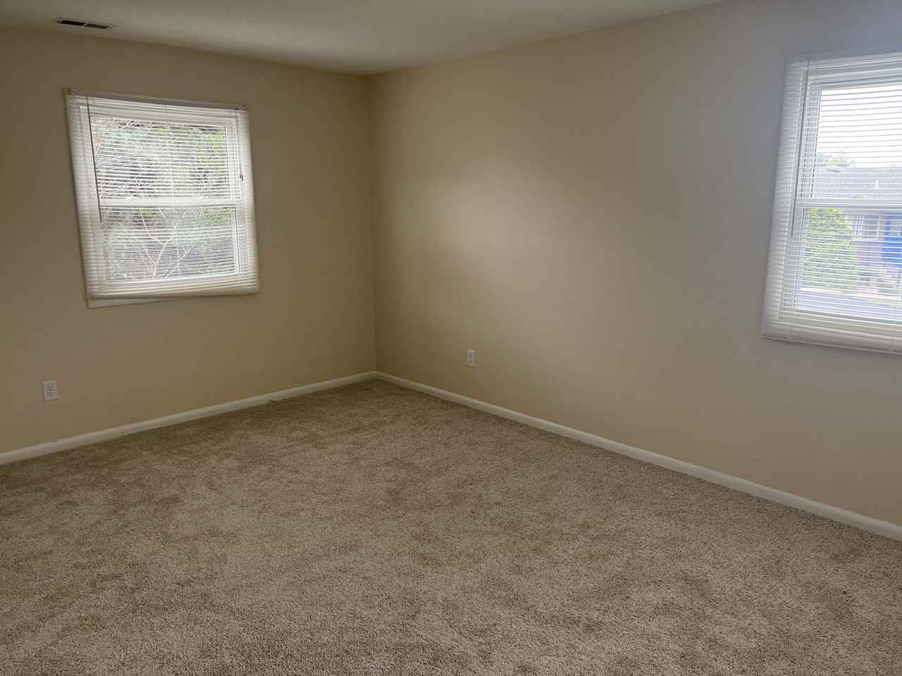 103 N. Edgewood Apt 7 - Photo 2 of 7
