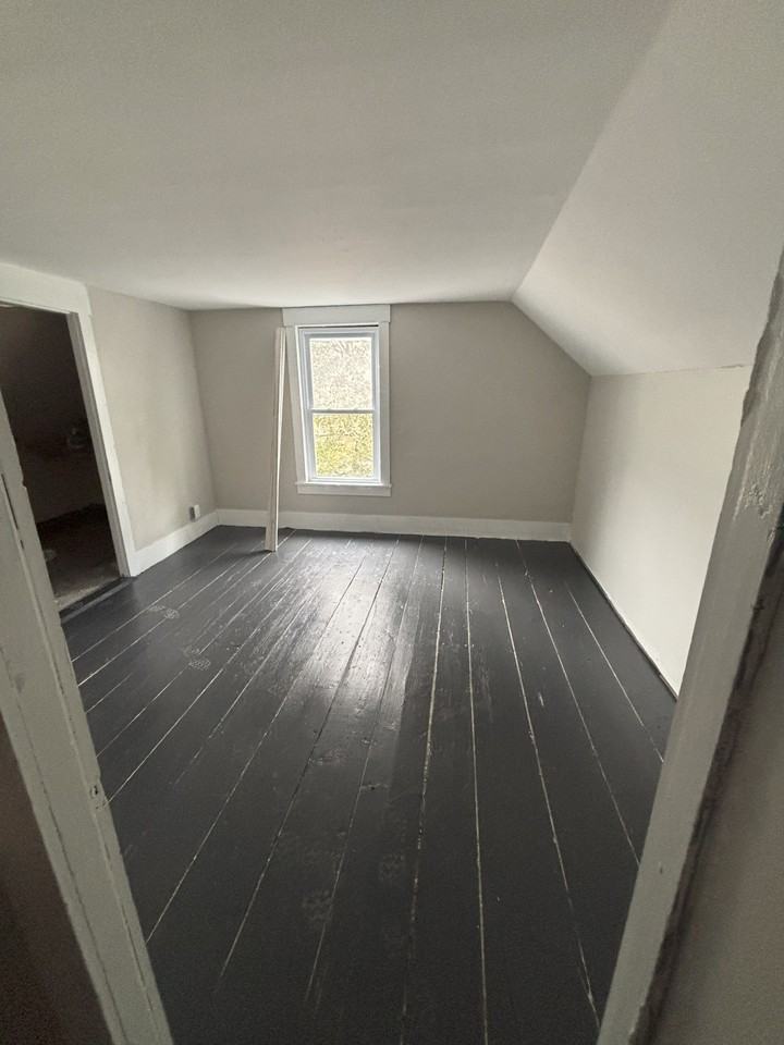 105 Main Street - Photo 7 of 9
