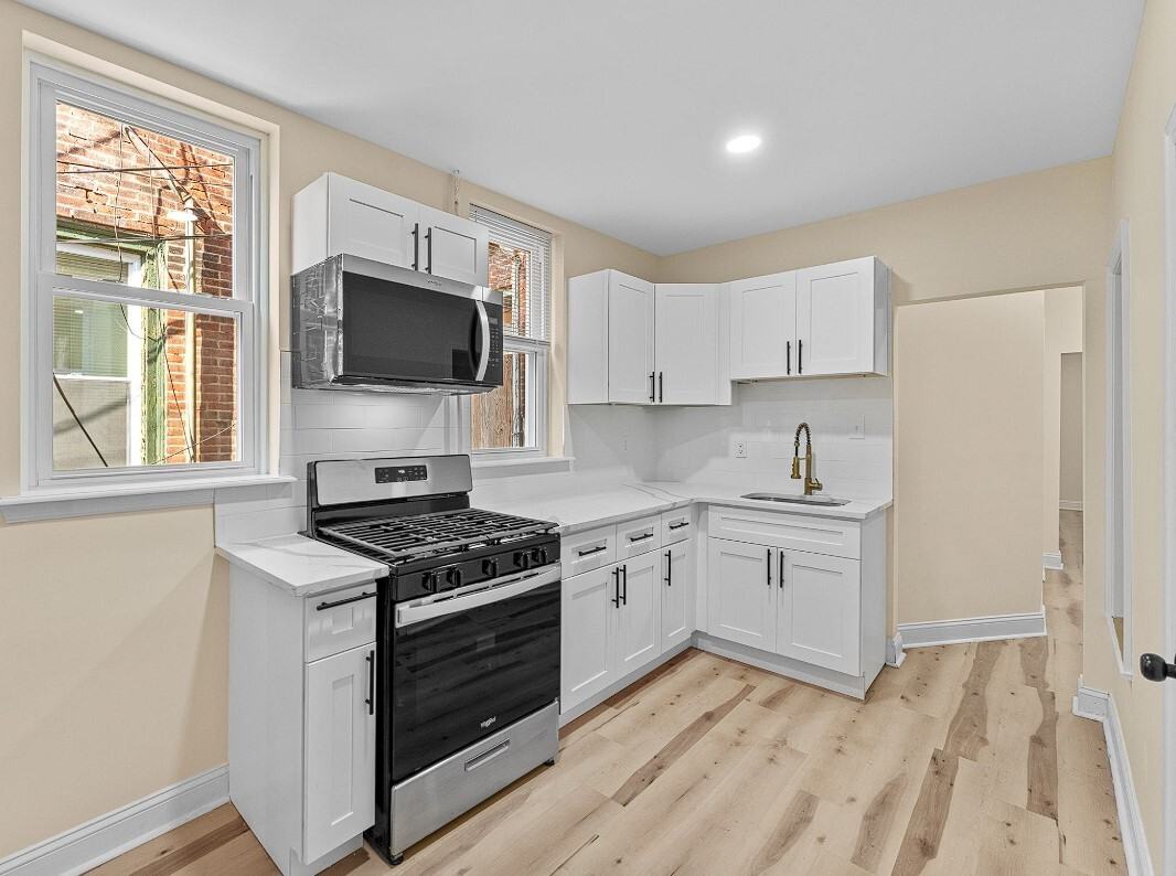 3744 North Carlisle Street - Photo 4 of 15