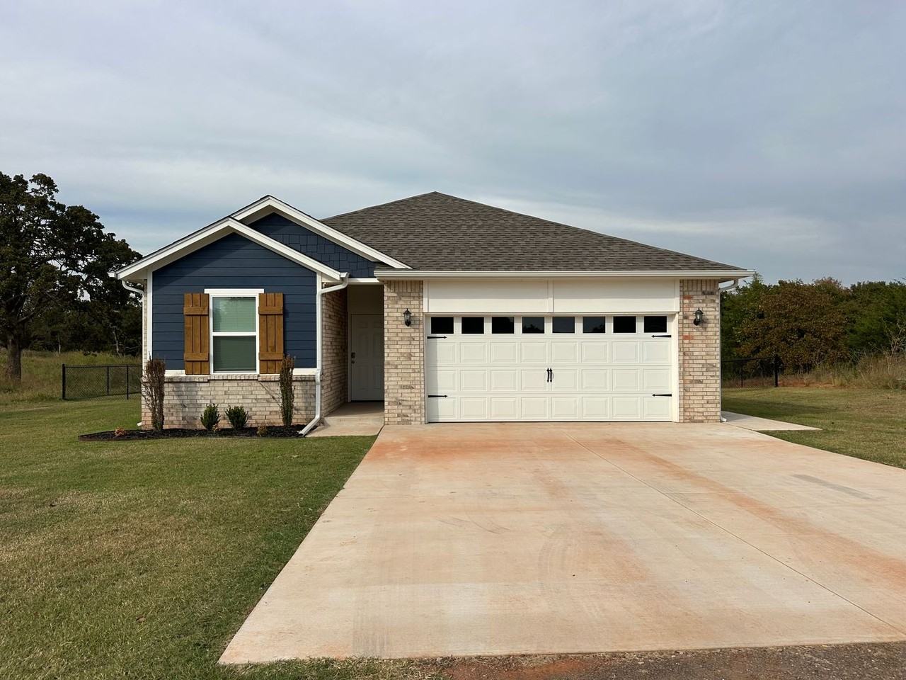 18000 Lantana Loop - Photo 3 of 30