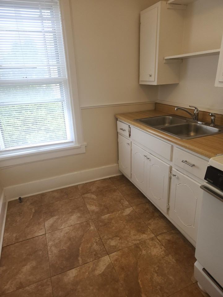 510 5th - Photo 3 of 11