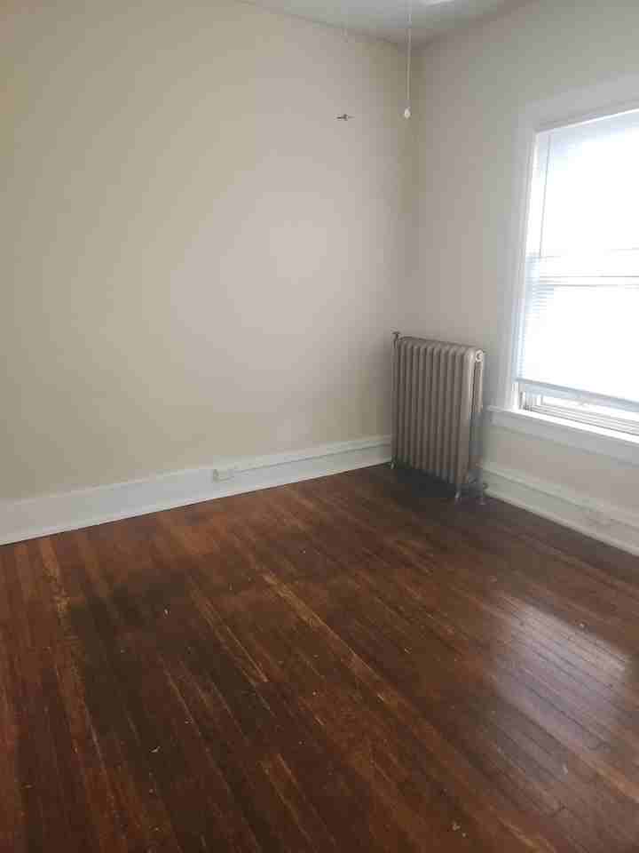 510 5th - Photo 4 of 11