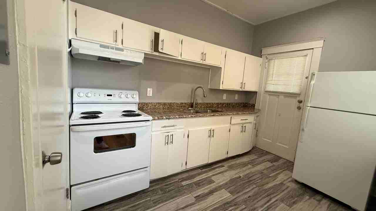 107 Willim Avenue - Photo 7 of 9