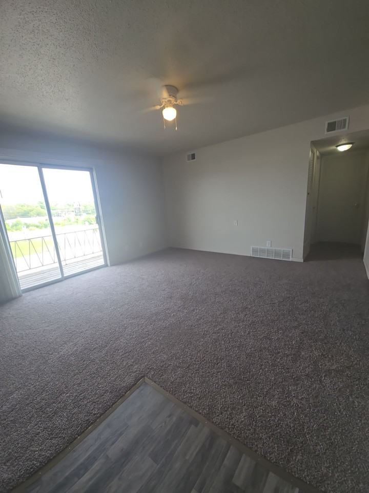 802 Ruth Ann Drive - Photo 2 of 17