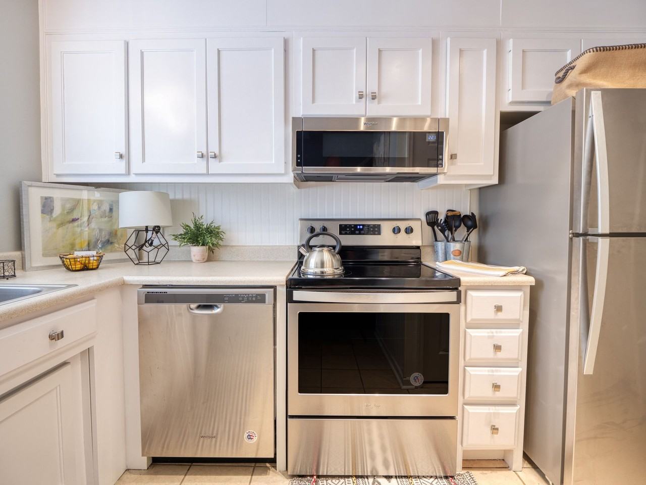 Center Town Condominiums - Photo 5 of 38