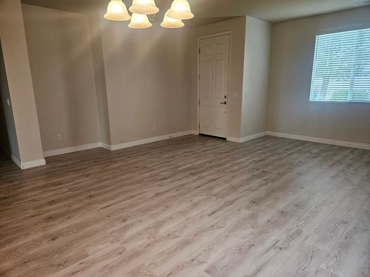 10373 Darby Road - Photo 3 of 23