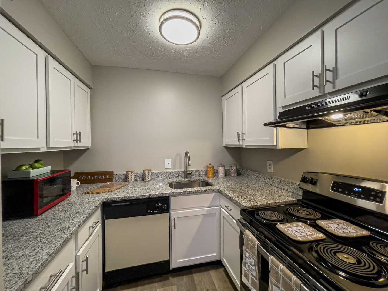 z-120125-The Monroe - Photo 2 of 24