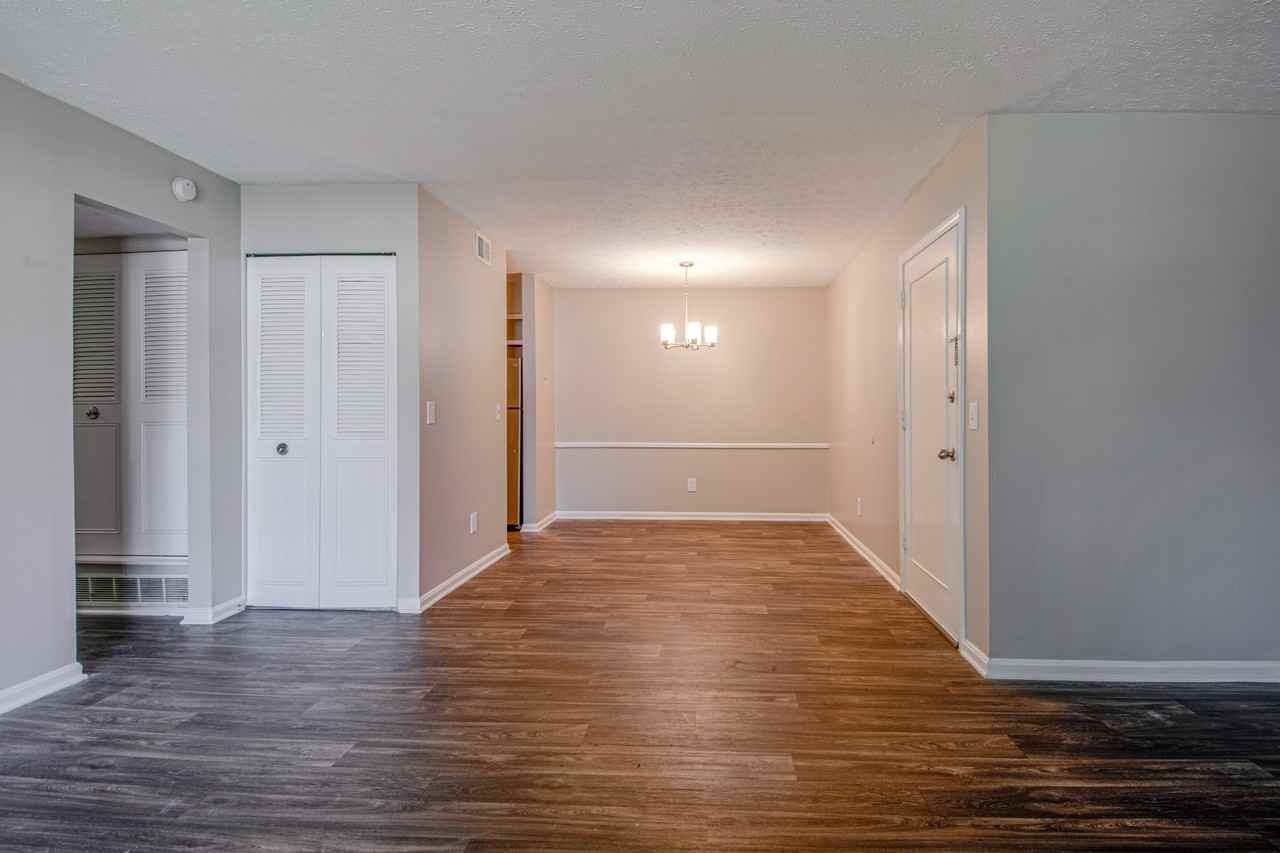 z-120125-The Monroe - Photo 4 of 24