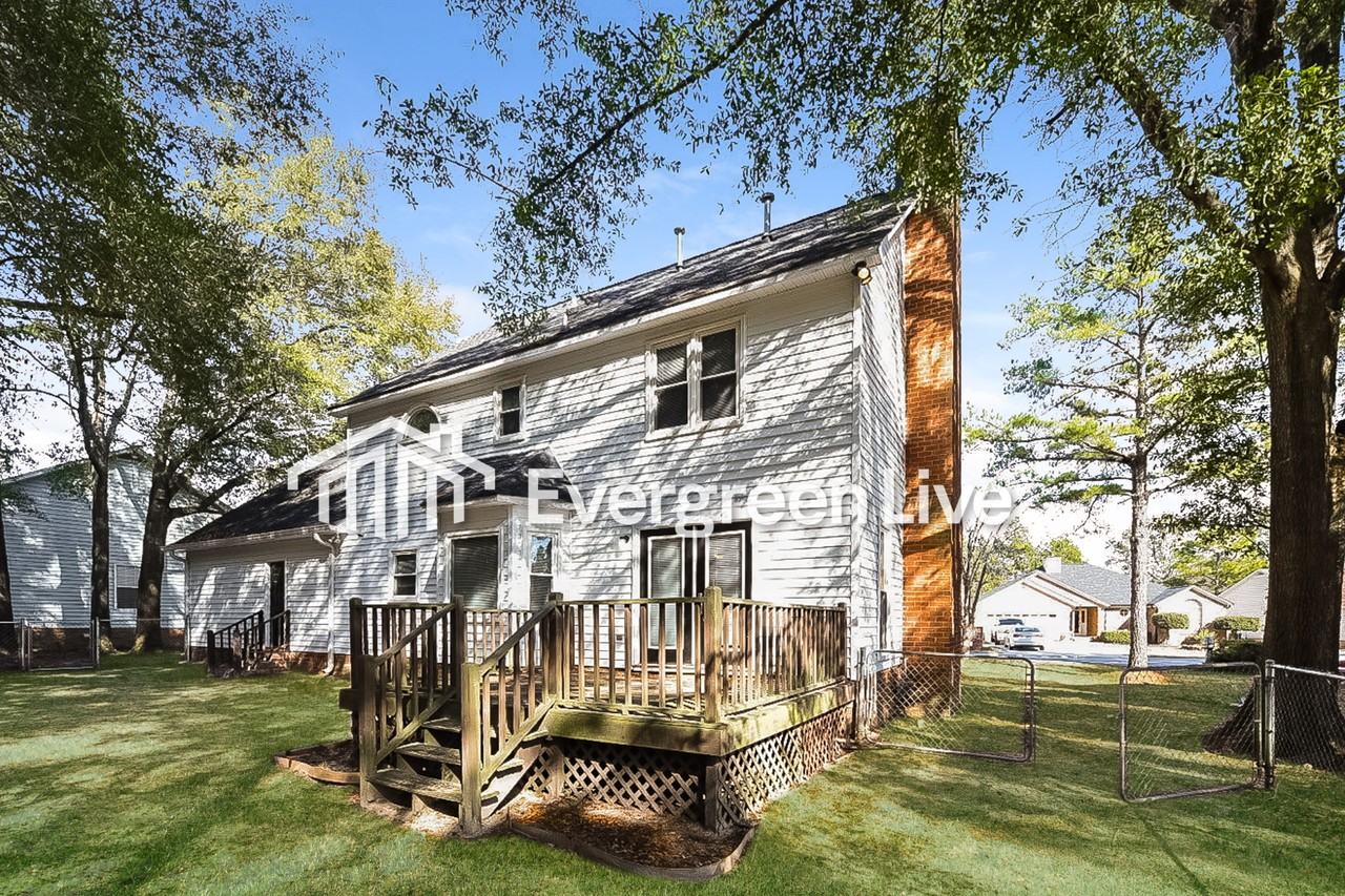 213 Whitehurst Way - Photo 2 of 10